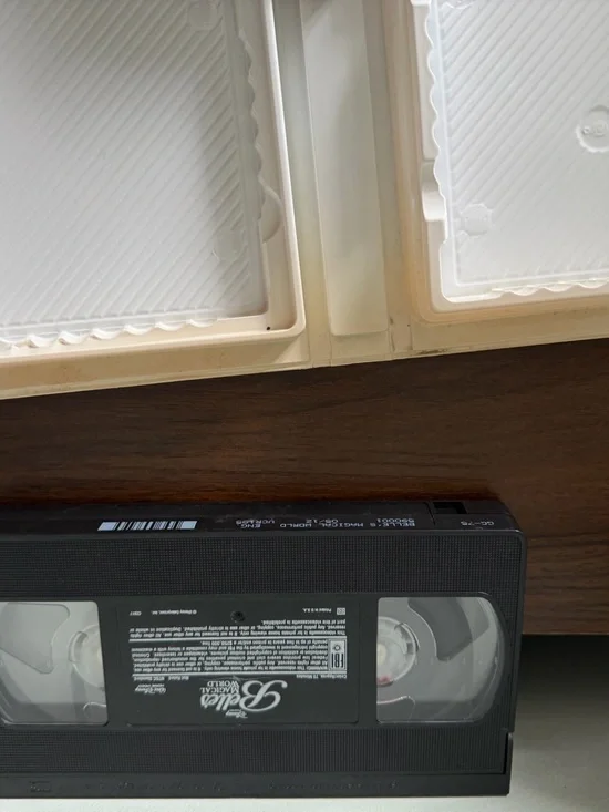 Disney Belle's Magical World VHS - Picture 5 of 5